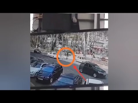 Парвиз ТВ/ Такси як чавондухтарро аз пой зада афтондааст…😱😱😱