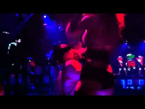 Peyton 'Trapped' in porn scandal with Russian dancer